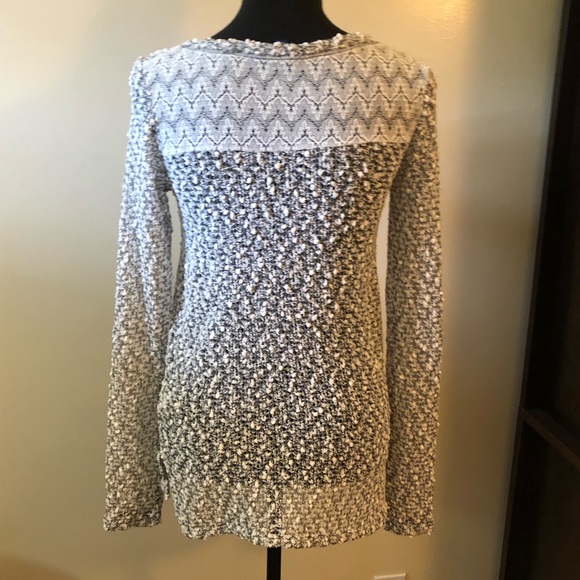 NWOT Aeropostale Long Sleeve Fuzzy Shirt - Picture 2 of 6